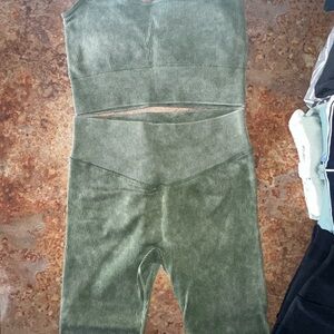 Green Ribbed Women's Workout Set
